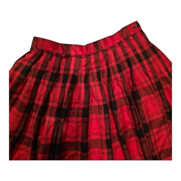 Liz Claiborne Red and Black Plaid A-Line Skirt - Picture 4 of 7